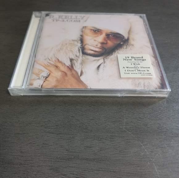 2000 R.Kelly TP-2.COM Cd New Factory Sealed - Picture 6 of 6